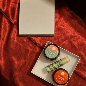 NWT 💋 WOOLZIES 💋 3 PC LIP BUNDLE ⭐️ ORGANIC 💝 GIFT READY  😘 Balm/Scrub/Mask